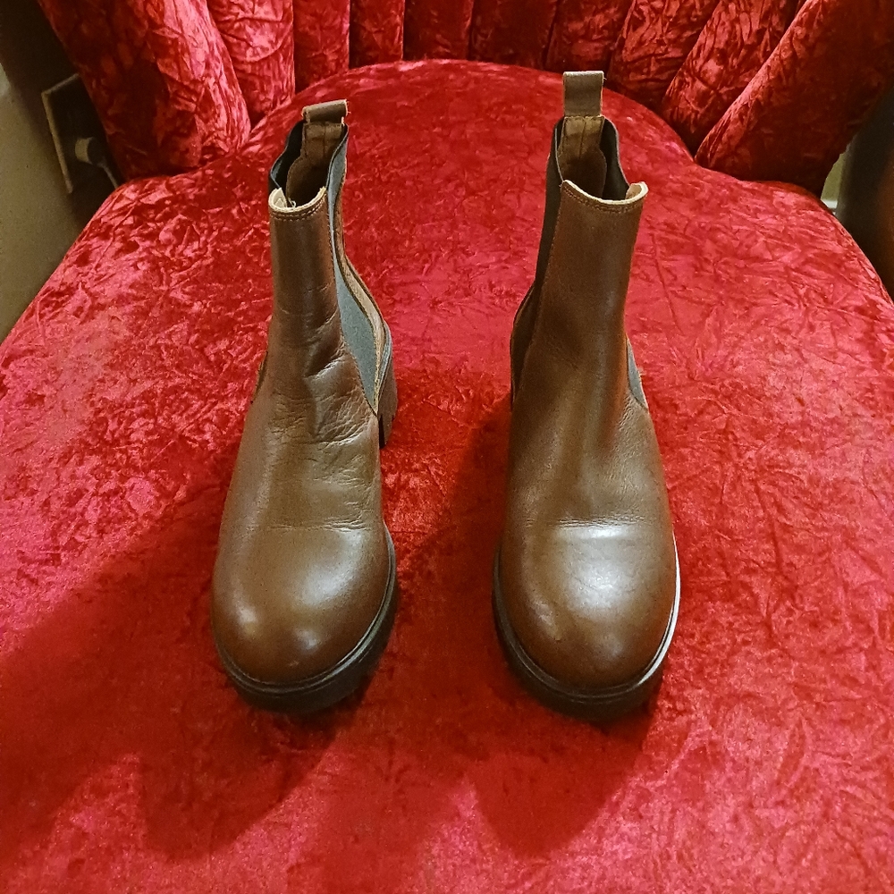 Leather Brown Chelsea Boots Size EU40/9